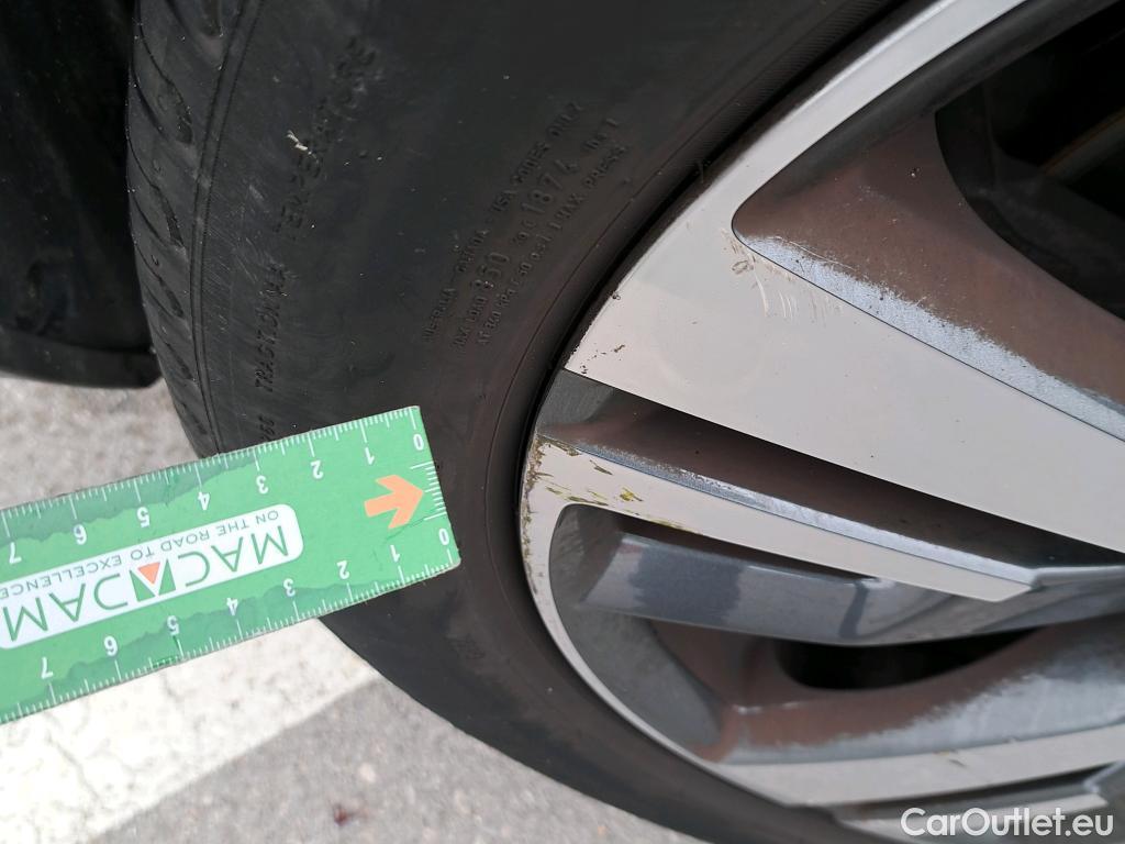  Peugeot  5008 PEUGEOT  / 2020 / 5P / todoterreno 1.5 BlueHDi 96kW S&S Allure Pack EAT8 #19