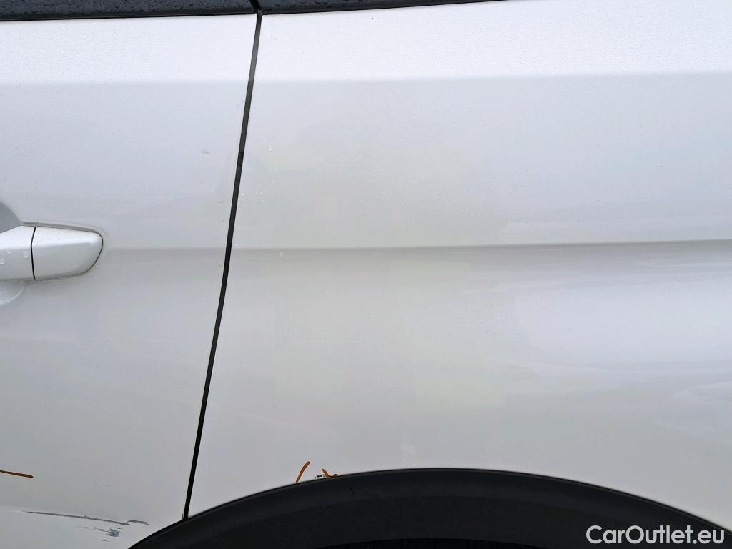  Peugeot  5008 PEUGEOT  / 2020 / 5P / todoterreno 1.5 BlueHDi 96kW S&S Allure Pack EAT8 #36