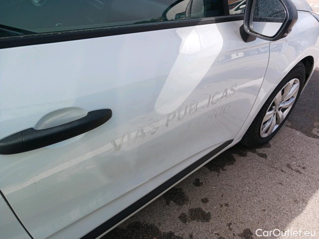  Renault  Clio RENAULT  / 2019 / 5P / berlina con portón Business TCe 74 kW (100CV) GLP #19