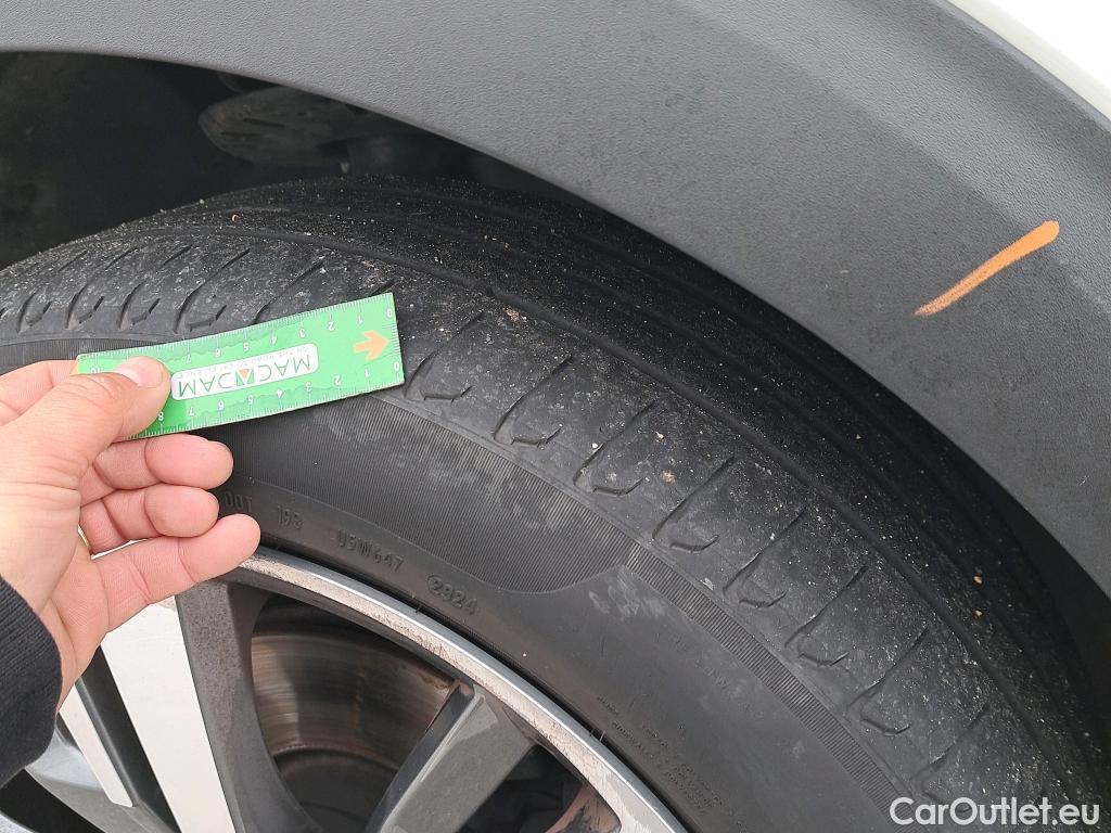  Peugeot  5008 PEUGEOT  / 2020 / 5P / todoterreno 1.5 BlueHDi 96kW S&S Allure Pack EAT8 #7