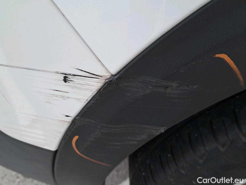  Peugeot  5008 PEUGEOT  / 2020 / 5P / todoterreno 1.5 BlueHDi 96kW S&S Allure Pack EAT8 #4