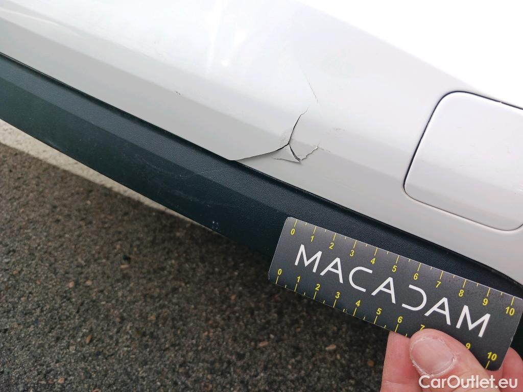  Renault  Clio RENAULT  / 2019 / 5P / berlina con portón Business TCe 74 kW (100CV) GLP #4