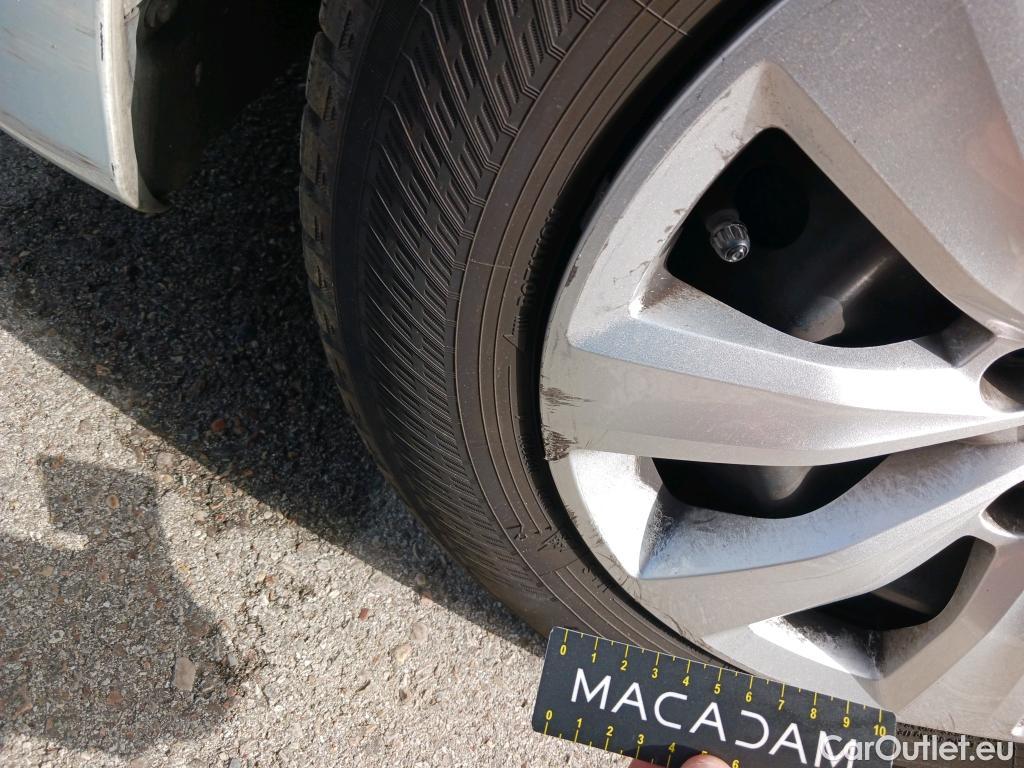  Renault  Clio RENAULT  / 2019 / 5P / berlina con portón Business TCe 74 kW (100CV) GLP #16