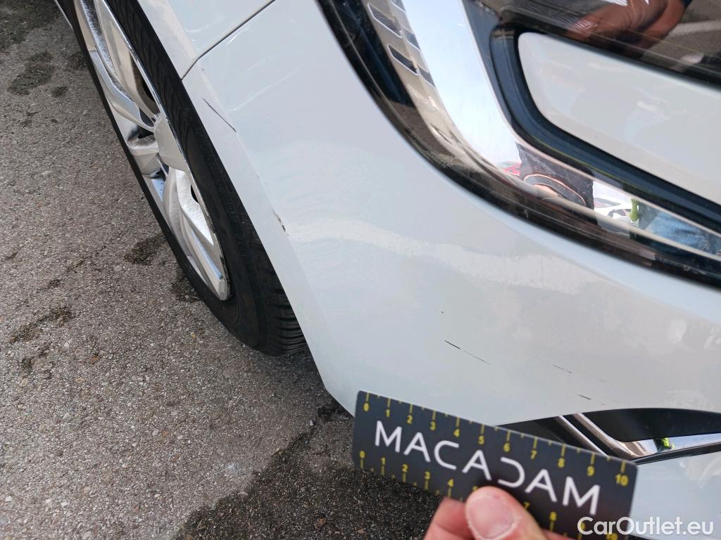  Renault  Clio RENAULT  / 2019 / 5P / berlina con portón Business TCe 74 kW (100CV) GLP #14