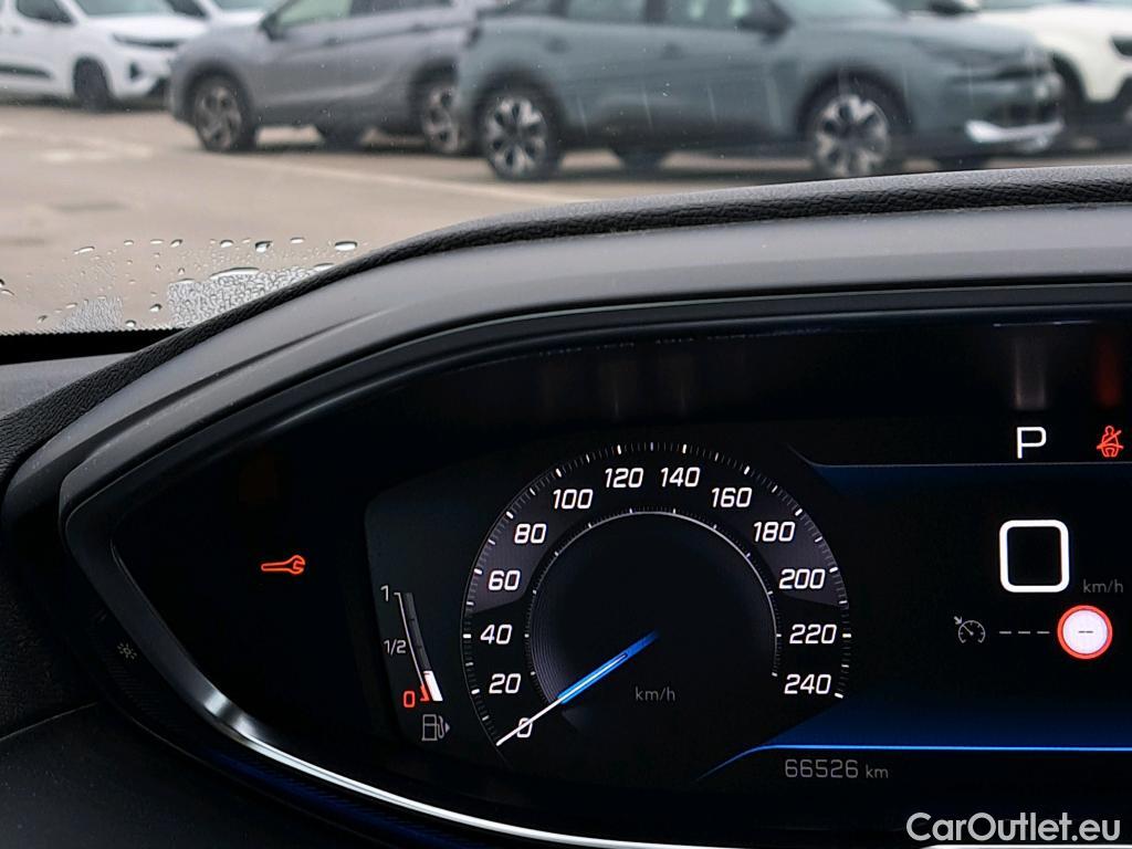  Peugeot  5008 PEUGEOT  / 2020 / 5P / todoterreno 1.5 BlueHDi 96kW S&S Allure Pack EAT8 #51