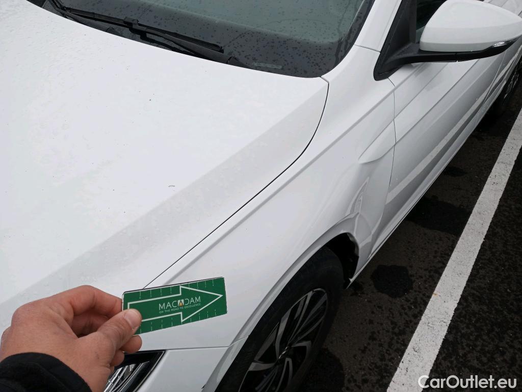  Volkswagen  Polo VOLKSWAGEN  / 2021 / 5P / berlina con portón Life 1.0 TSI 70kW (95CV) #2