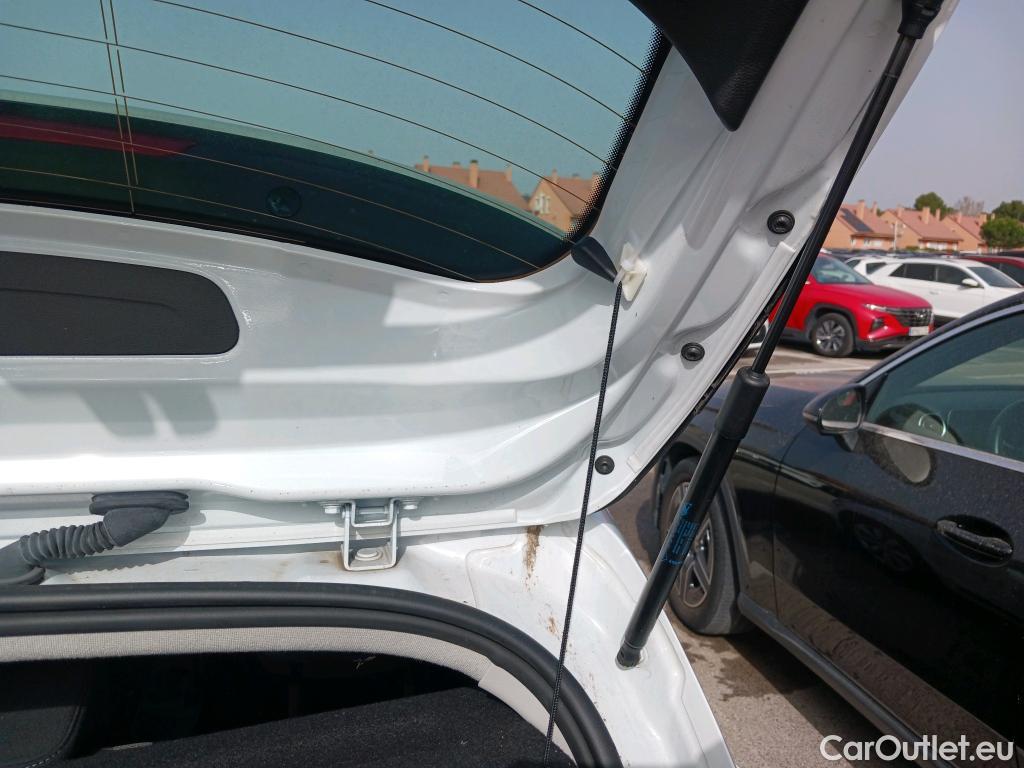  Renault  Clio RENAULT  / 2019 / 5P / berlina con portón Business TCe 74 kW (100CV) GLP #22