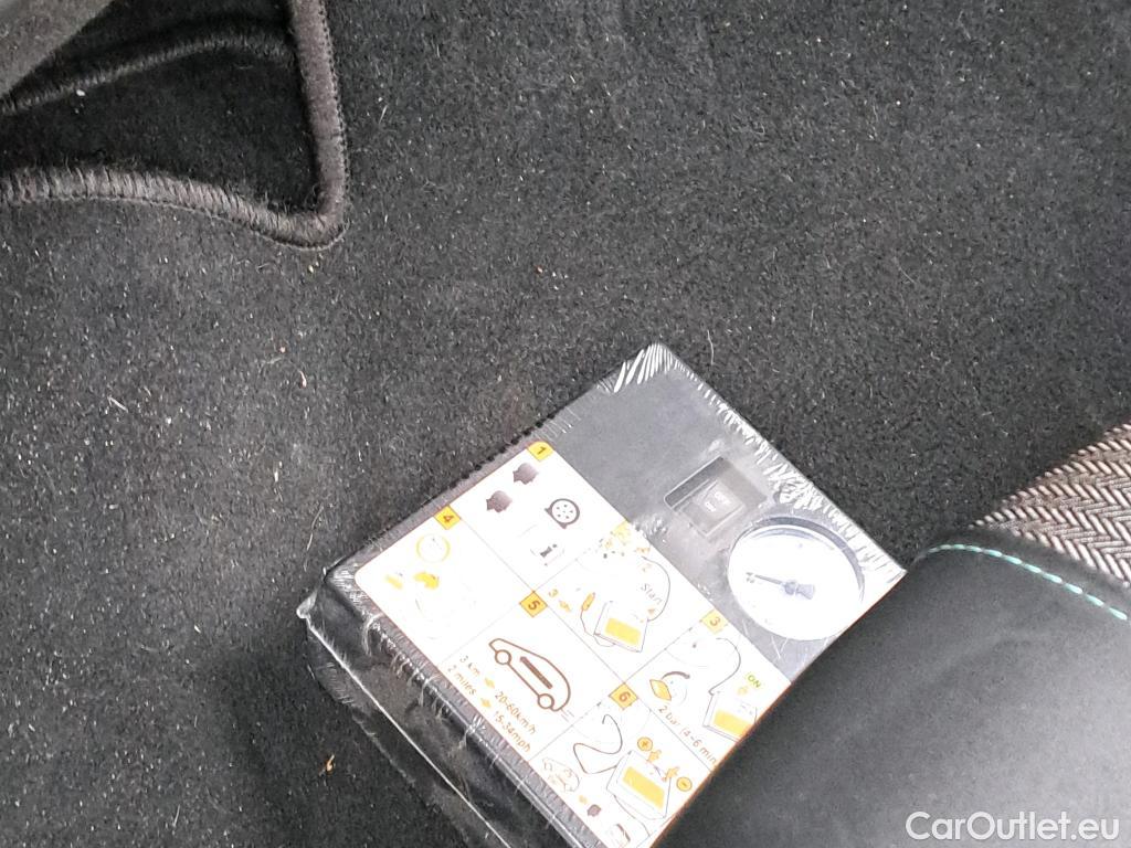  Peugeot  5008 PEUGEOT  / 2020 / 5P / todoterreno 1.5 BlueHDi 96kW S&S Allure Pack EAT8 #25