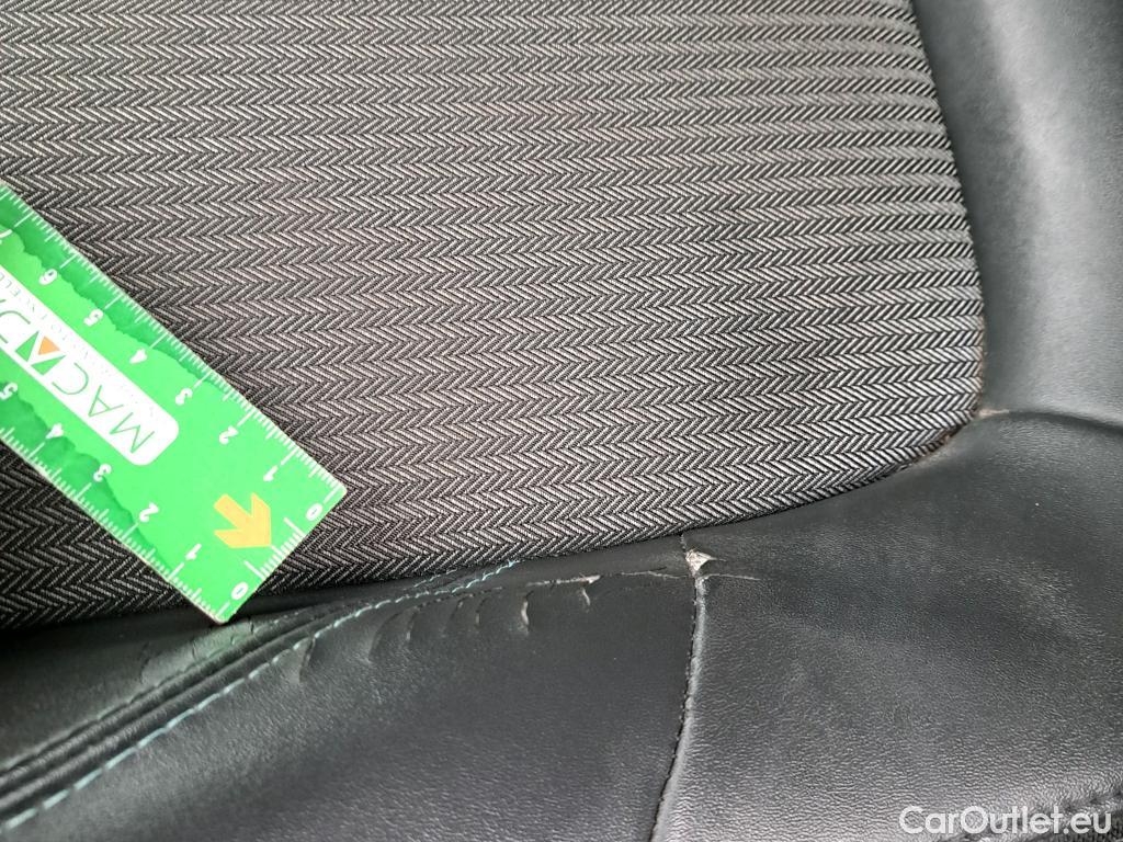  Peugeot  5008 PEUGEOT  / 2020 / 5P / todoterreno 1.5 BlueHDi 96kW S&S Allure Pack EAT8 #27