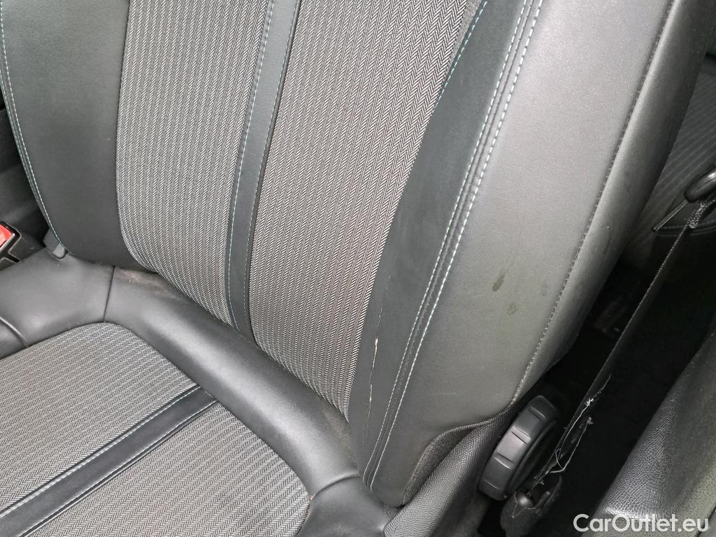  Peugeot  5008 PEUGEOT  / 2020 / 5P / todoterreno 1.5 BlueHDi 96kW S&S Allure Pack EAT8 #28