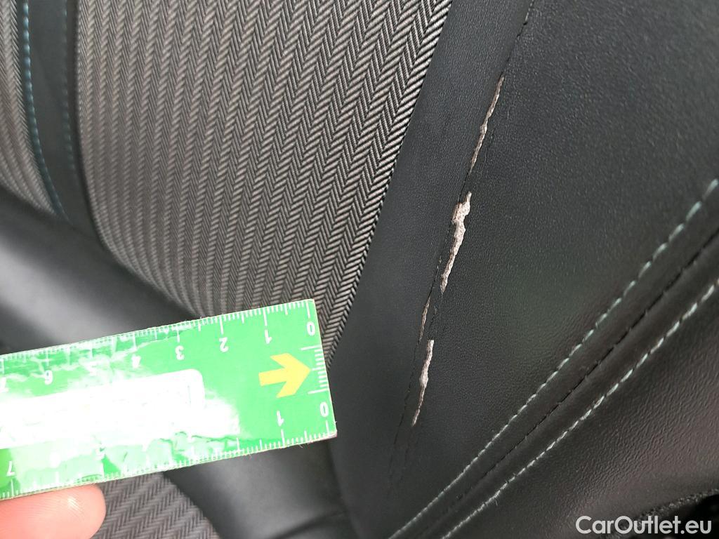  Peugeot  5008 PEUGEOT  / 2020 / 5P / todoterreno 1.5 BlueHDi 96kW S&S Allure Pack EAT8 #29