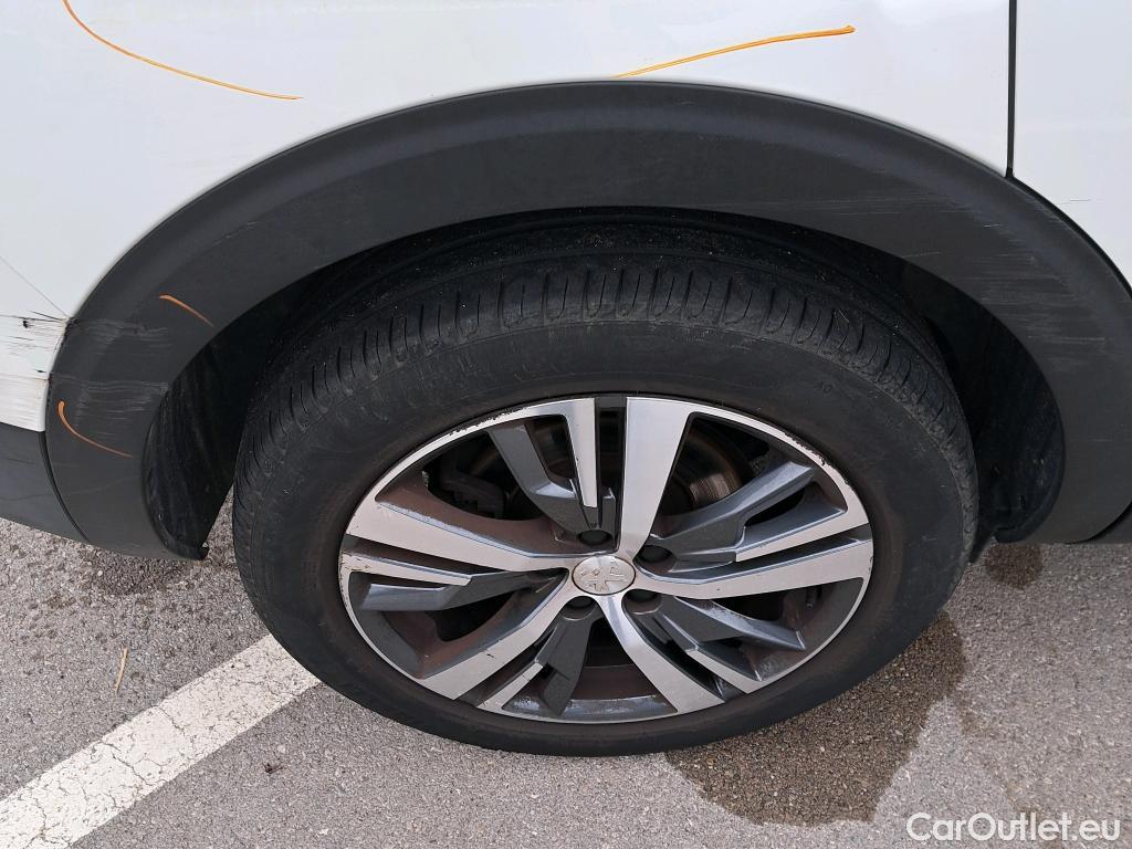  Peugeot  5008 PEUGEOT  / 2020 / 5P / todoterreno 1.5 BlueHDi 96kW S&S Allure Pack EAT8 #18