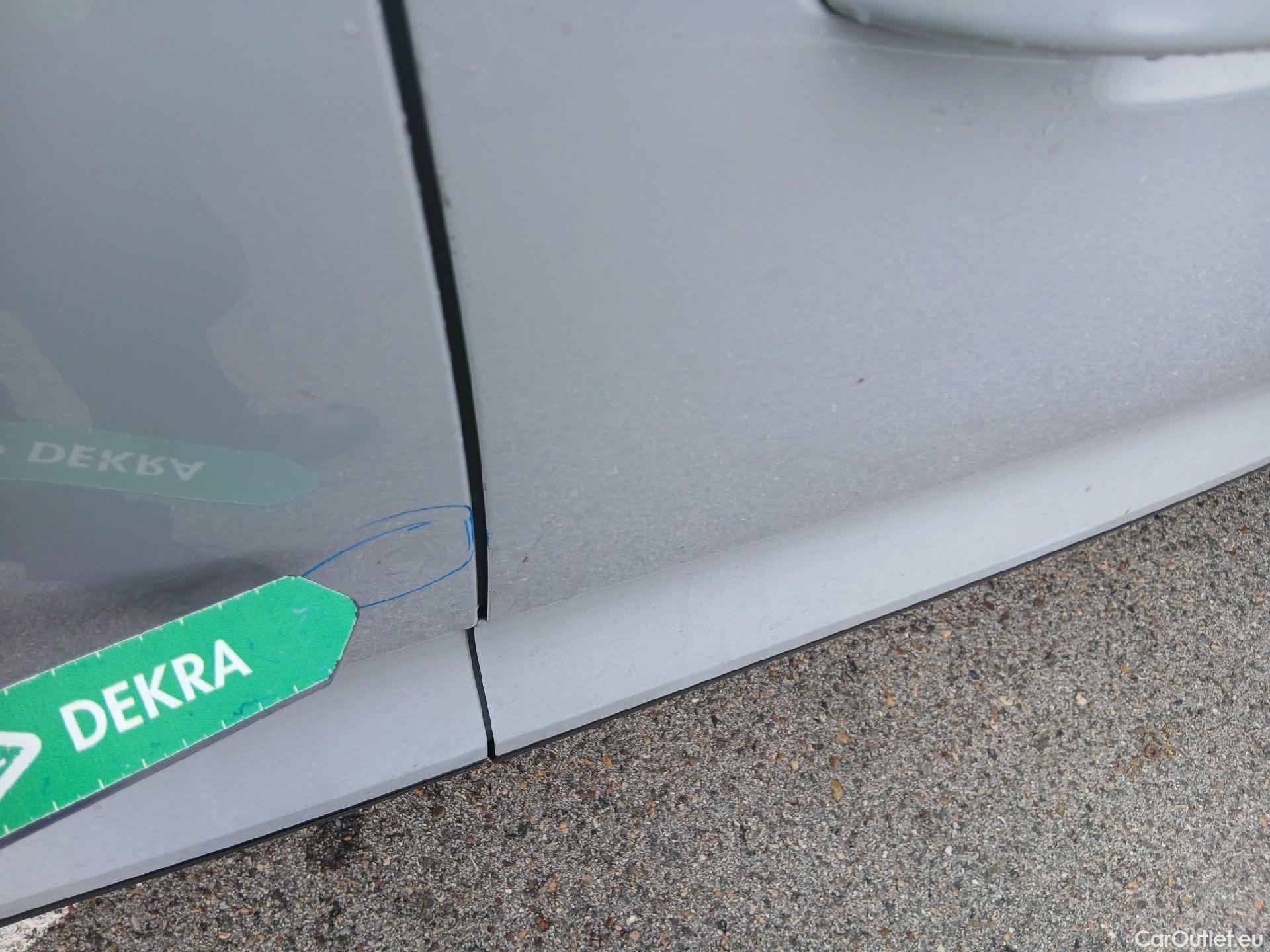  Volvo  XC 40 VOLVO XC40 / 2017 / 5P / todoterreno 1.5 T4 Twin Recharge R-Design Auto #31