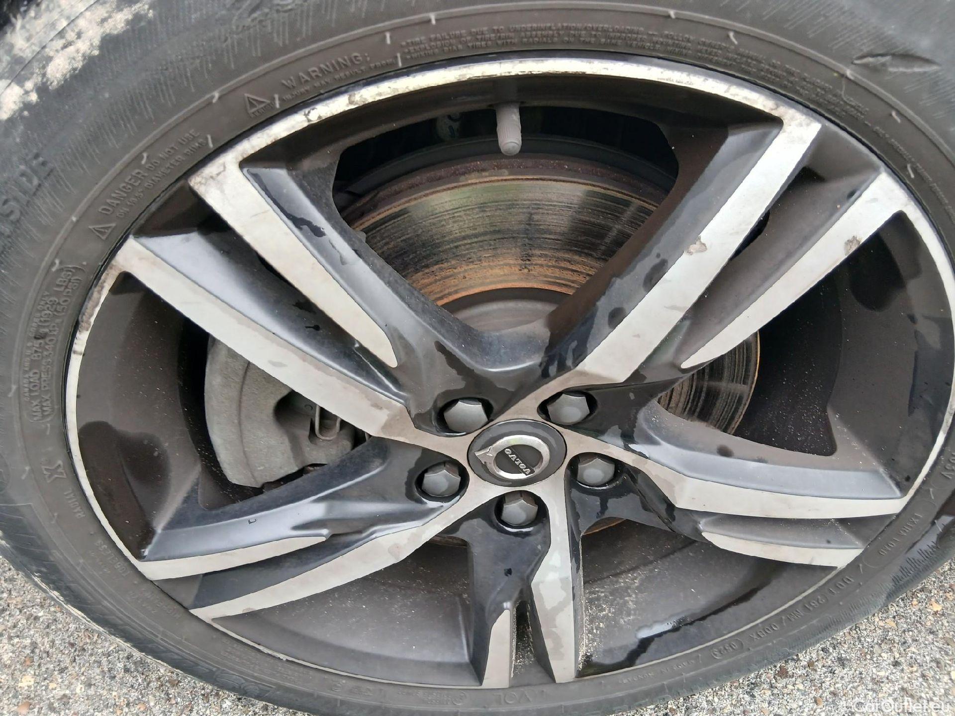  Volvo  XC 40 VOLVO XC40 / 2017 / 5P / todoterreno 1.5 T4 Twin Recharge R-Design Auto #3