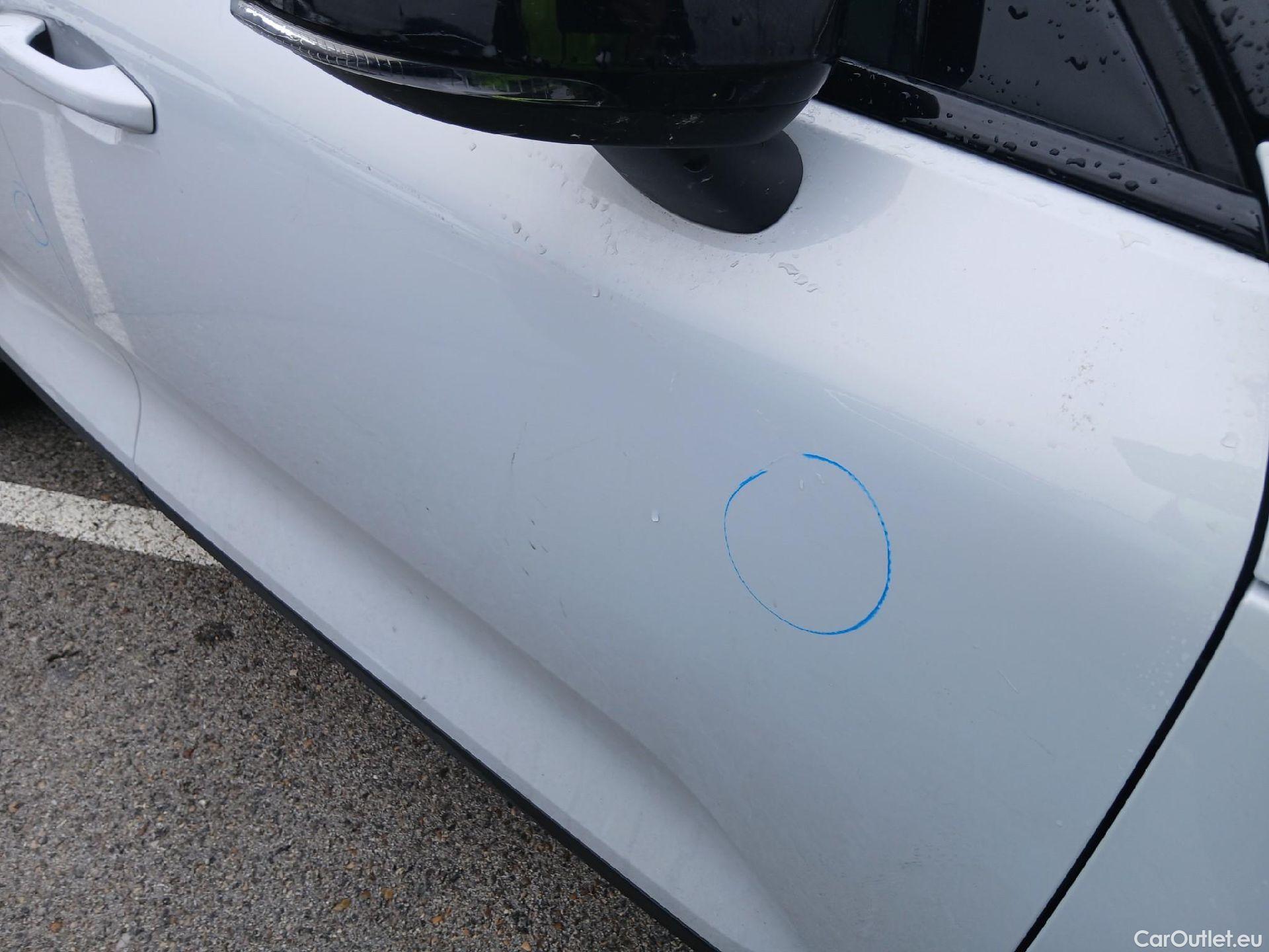  Volvo  XC 40 VOLVO XC40 / 2017 / 5P / todoterreno 1.5 T4 Twin Recharge R-Design Auto #32