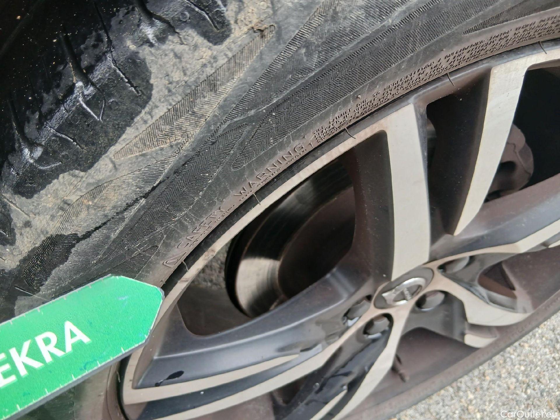  Volvo  XC 40 VOLVO XC40 / 2017 / 5P / todoterreno 1.5 T4 Twin Recharge R-Design Auto #7