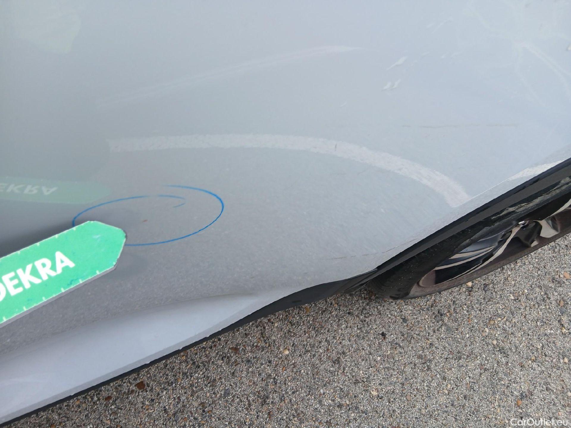  Volvo  XC 40 VOLVO XC40 / 2017 / 5P / todoterreno 1.5 T4 Twin Recharge R-Design Auto #22