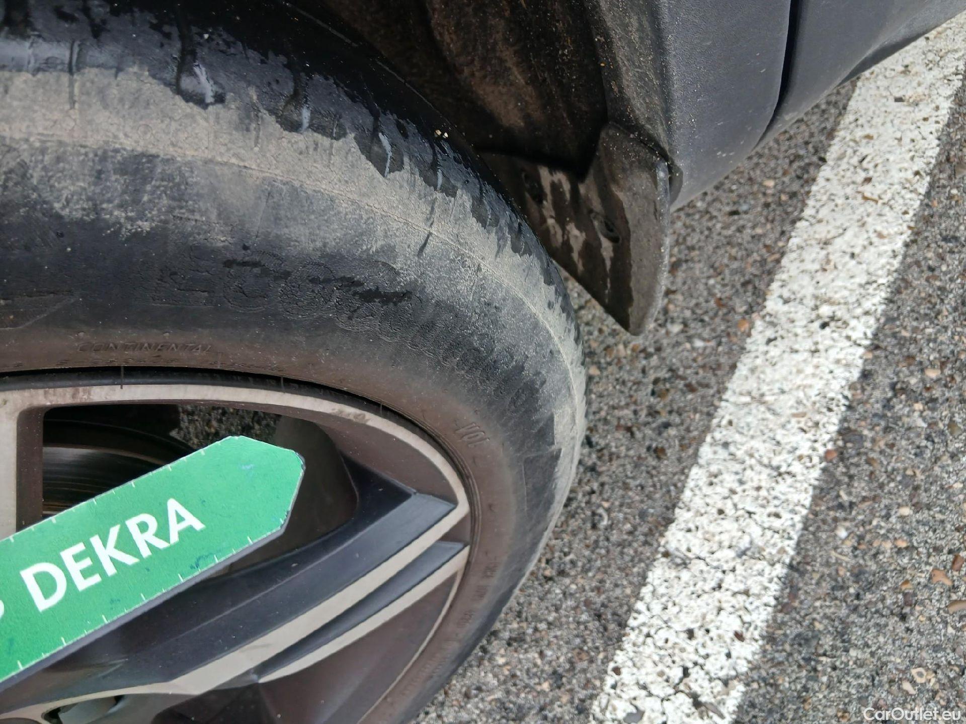  Volvo  XC 40 VOLVO XC40 / 2017 / 5P / todoterreno 1.5 T4 Twin Recharge R-Design Auto #10