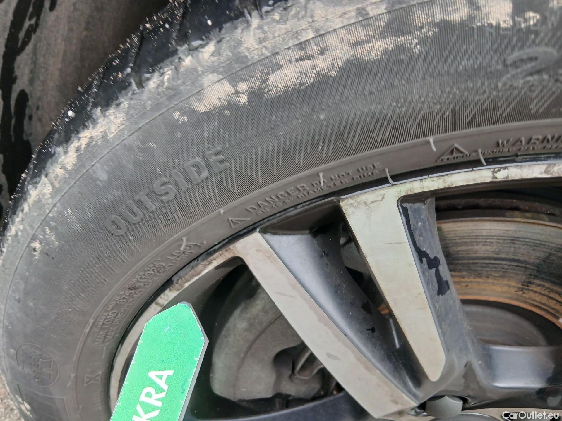  Volvo  XC 40 VOLVO XC40 / 2017 / 5P / todoterreno 1.5 T4 Twin Recharge R-Design Auto #2