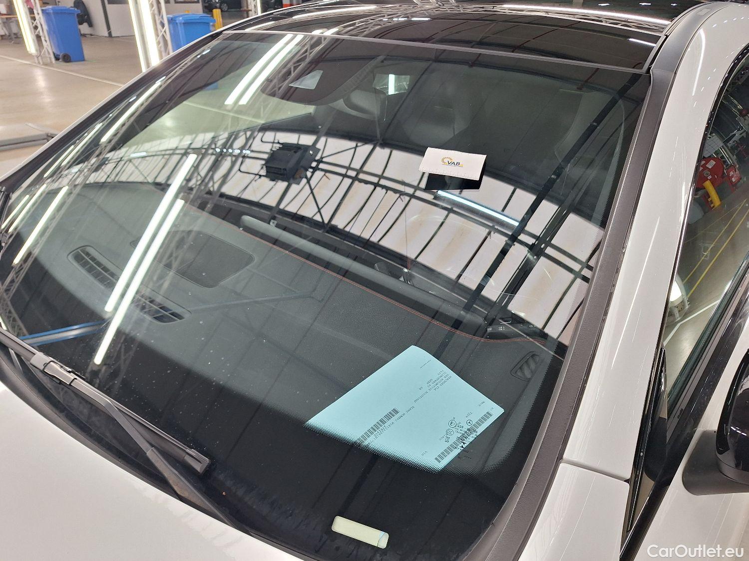  Mercedes  CLA-Klasse Mercedes, CLA-Class '19, Mercedes-Benz CLA CLA 250 e 4d #49