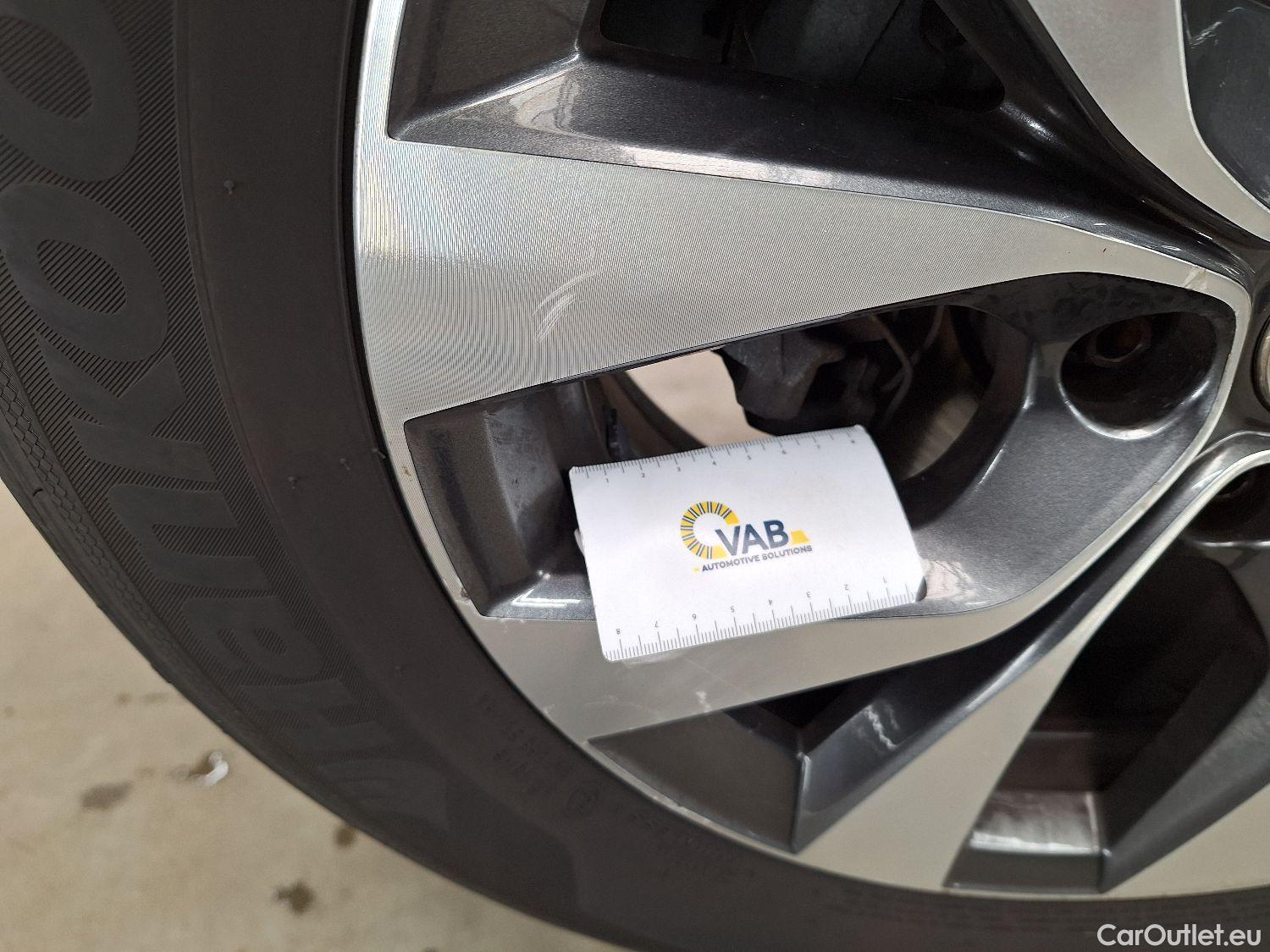  Renault  Captur Renault,  '19, Renault  TCe 130 GPF Intens 5d #32