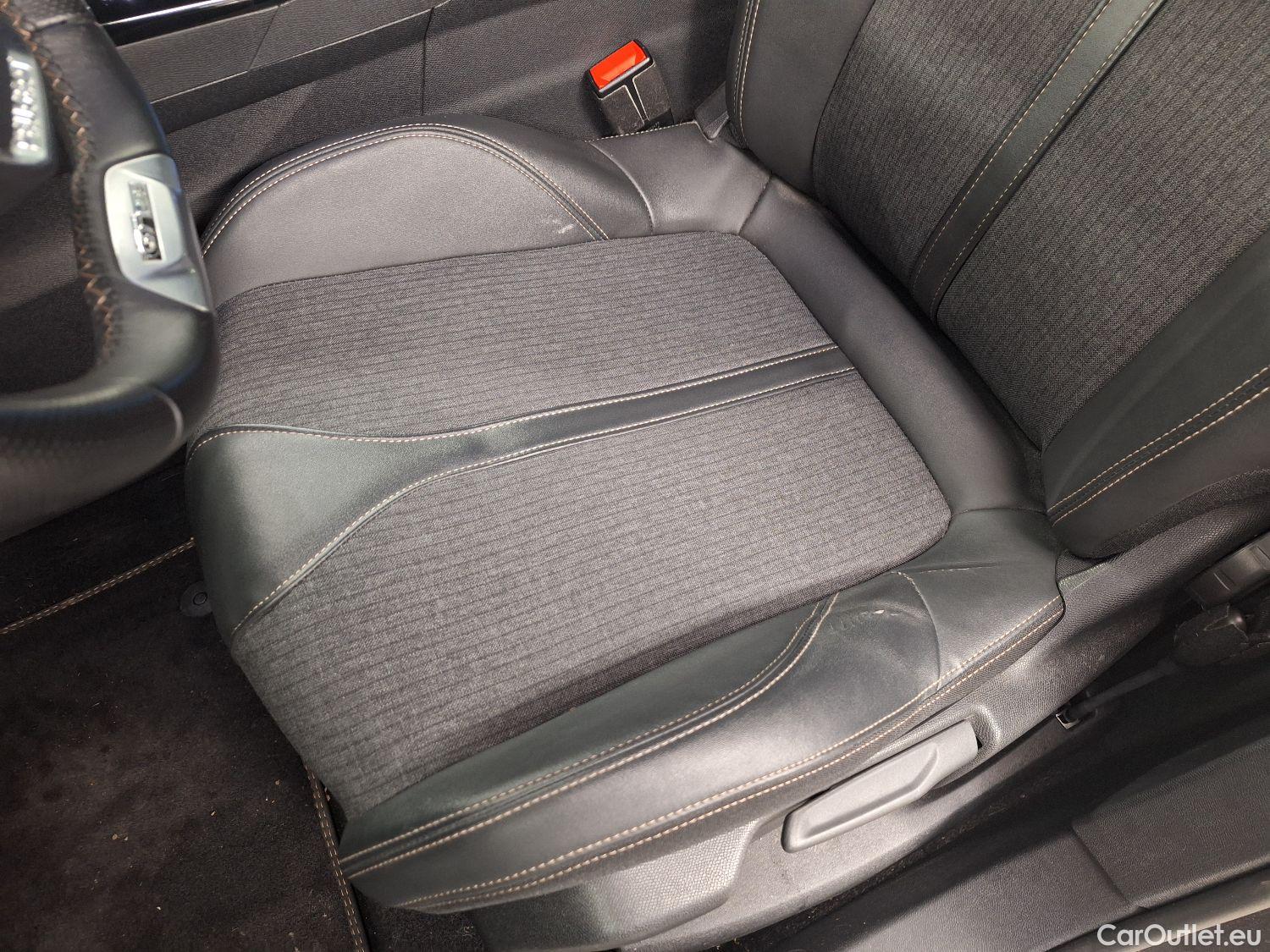  Peugeot  5008 Peugeot,  '16, Peugeot  1.5 BlueHDi 96kW S&S EAT8 GT Line 5d #20