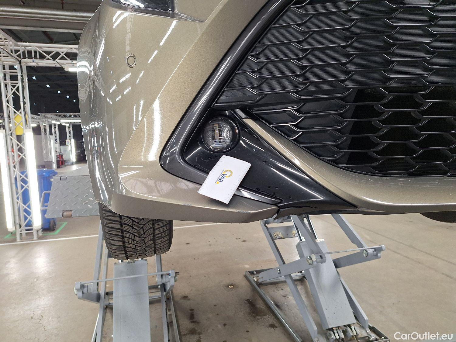  Toyota  Corolla Toyota,  TS '19, Toyota  Touring Sports 1.8 Hybrid Style e-C #1