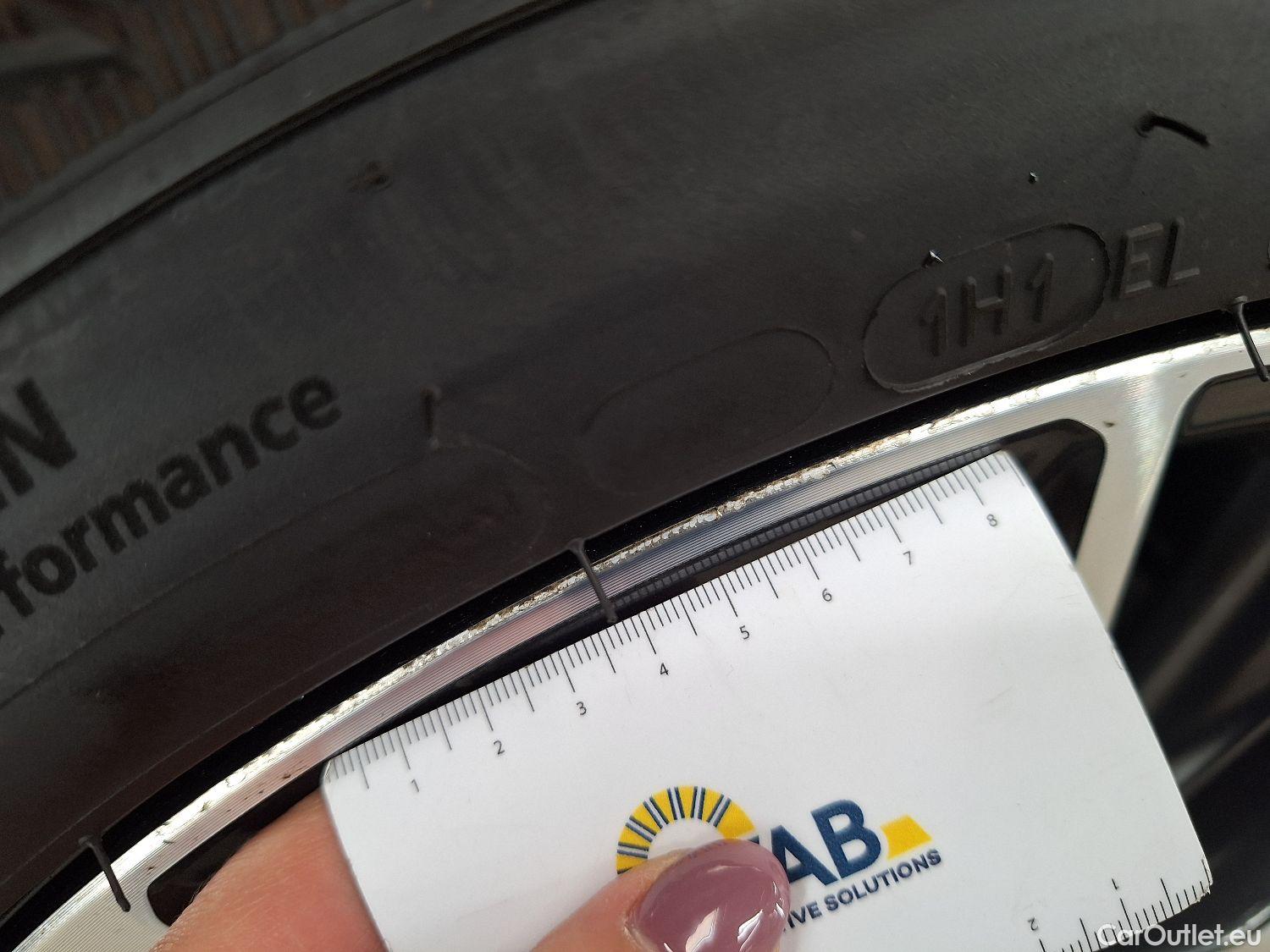  Toyota  Camry Toyota,  '19, Toyota  2.5 Hybrid  Plus E-CVT 4d #6