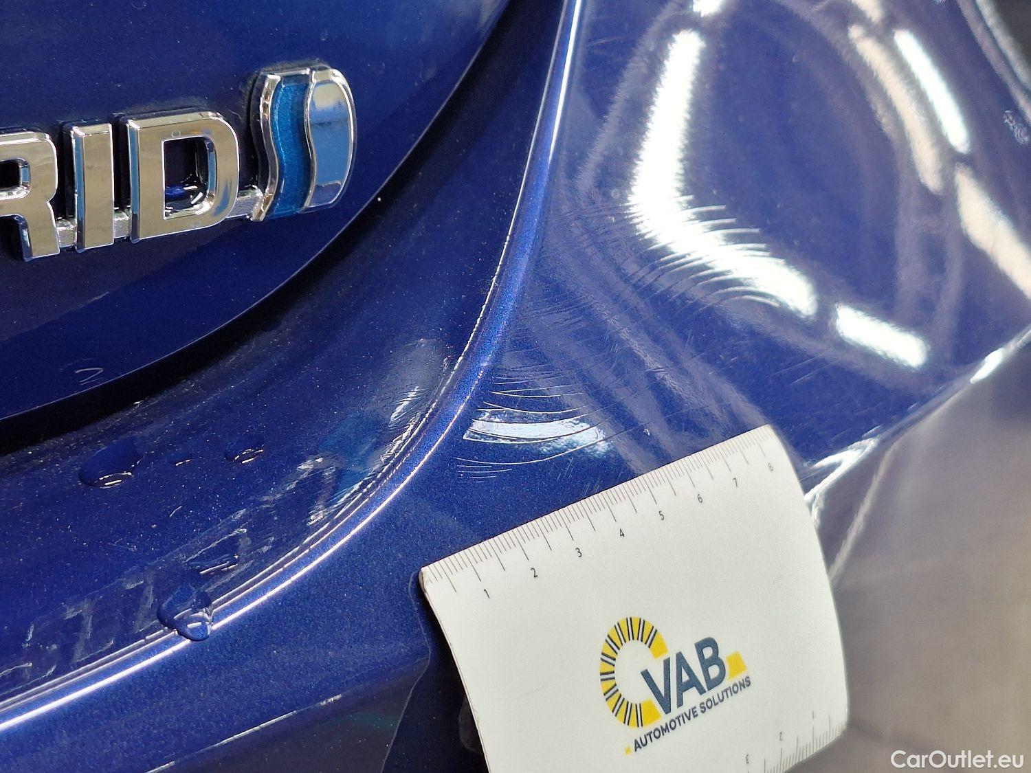  Toyota  Camry Toyota,  '19, Toyota  2.5 Hybrid  Plus E-CVT 4d #18