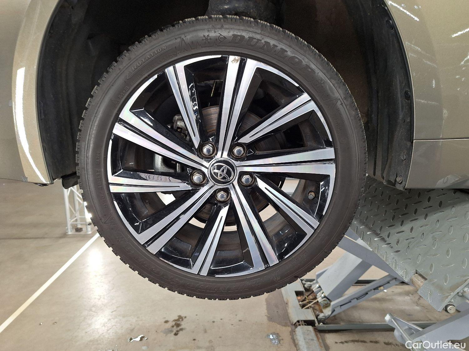  Toyota  Corolla Toyota,  TS '19, Toyota  Touring Sports 1.8 Hybrid Style e-C #13