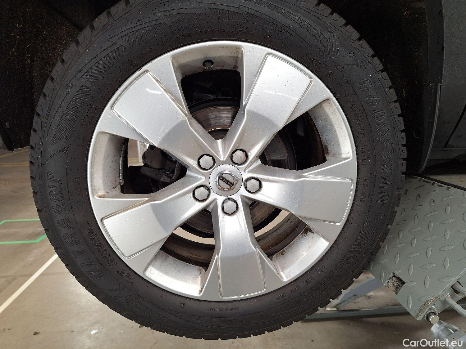  Volvo  XC 40 Volvo, XC40 '17, Volvo XC40 D3 Geartronic Momentum Pro 5d #5