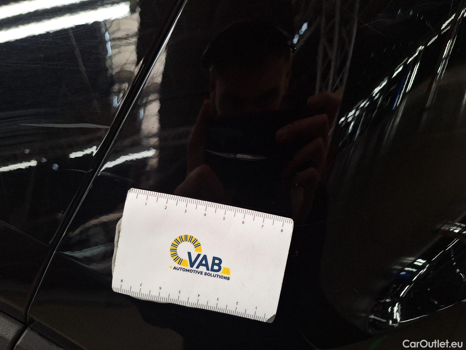  Volvo  XC 40 Volvo, XC40 '17, Volvo XC40 D3 Geartronic Momentum Pro 5d #24