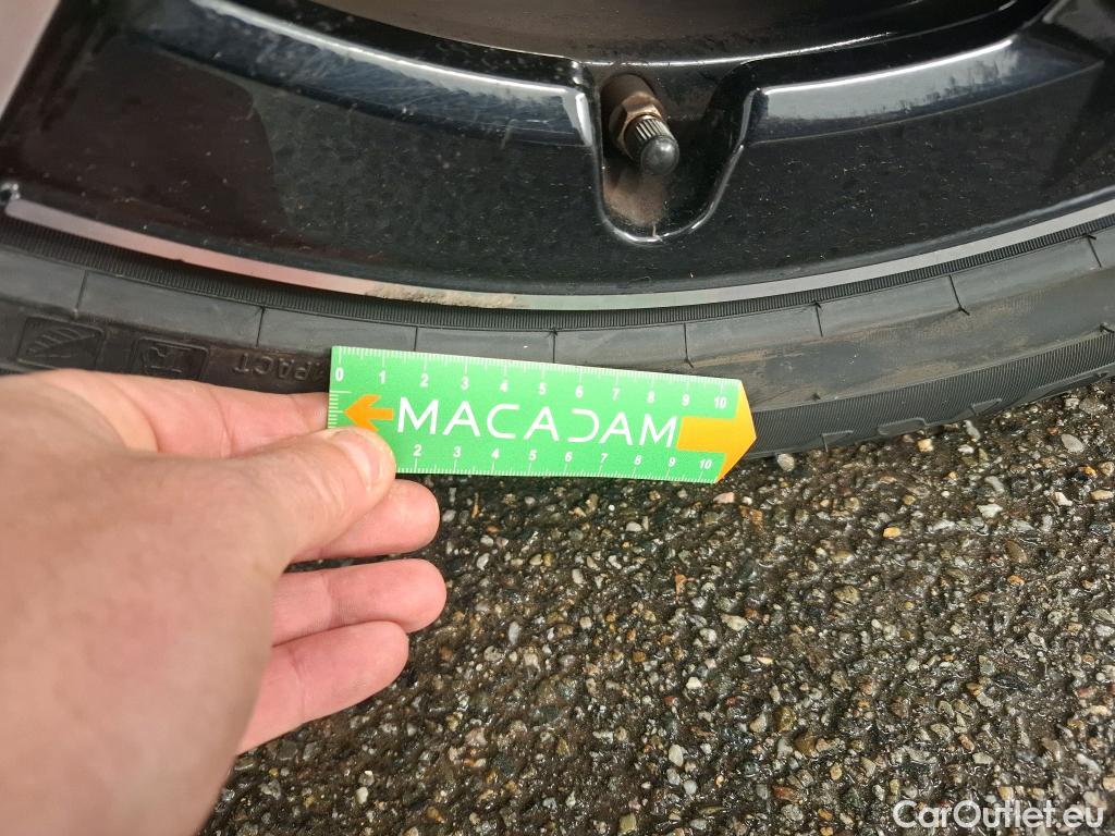  Mercedes  G-Klasee MERCEDES-BENZ GLC Coupe / 2019 / 5P / Coupé 2.0 GLC 300 E BUSINESS LINE 4MATIC #27