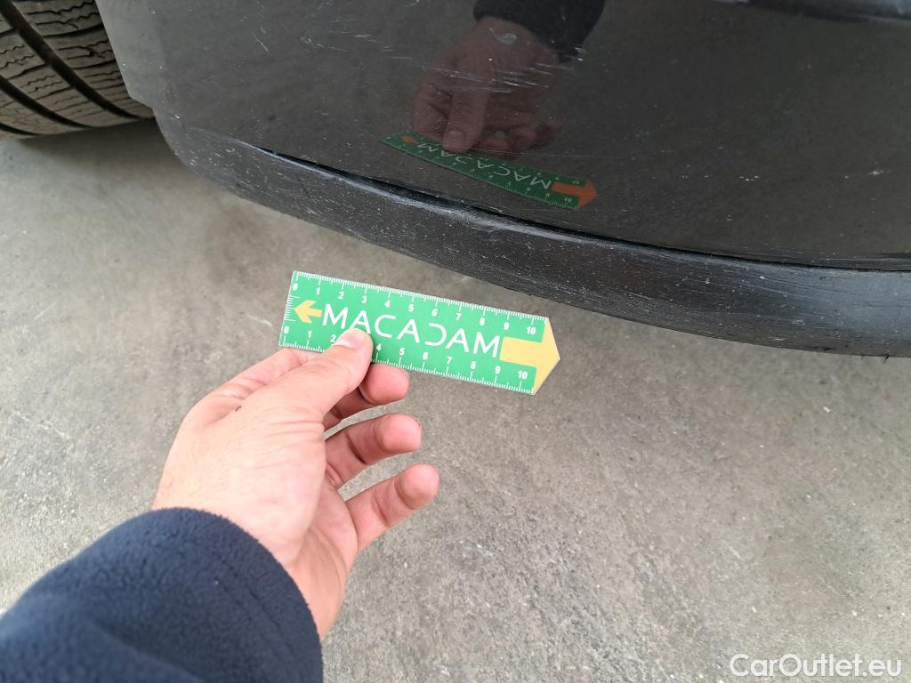  Porsche  Taycan  93kWh BVA #11