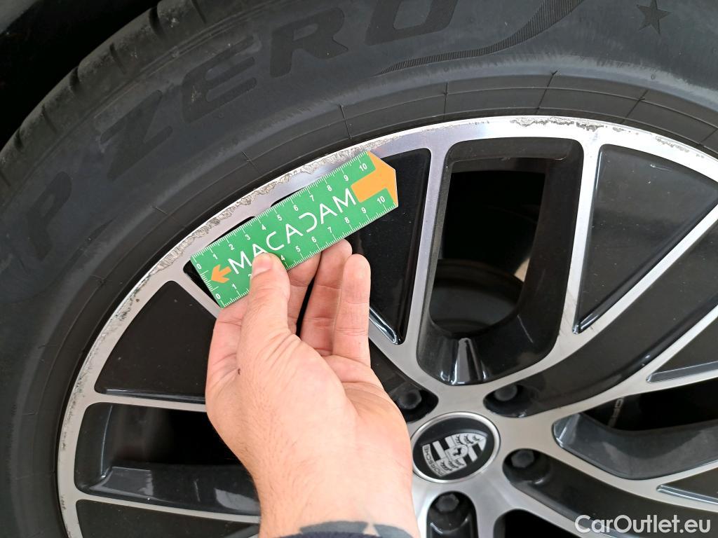  Porsche  Taycan  93kWh BVA #54