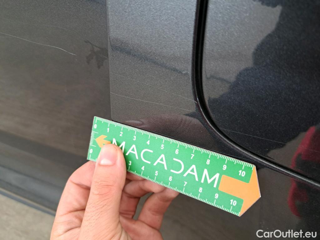  Porsche  Taycan  93kWh BVA #38