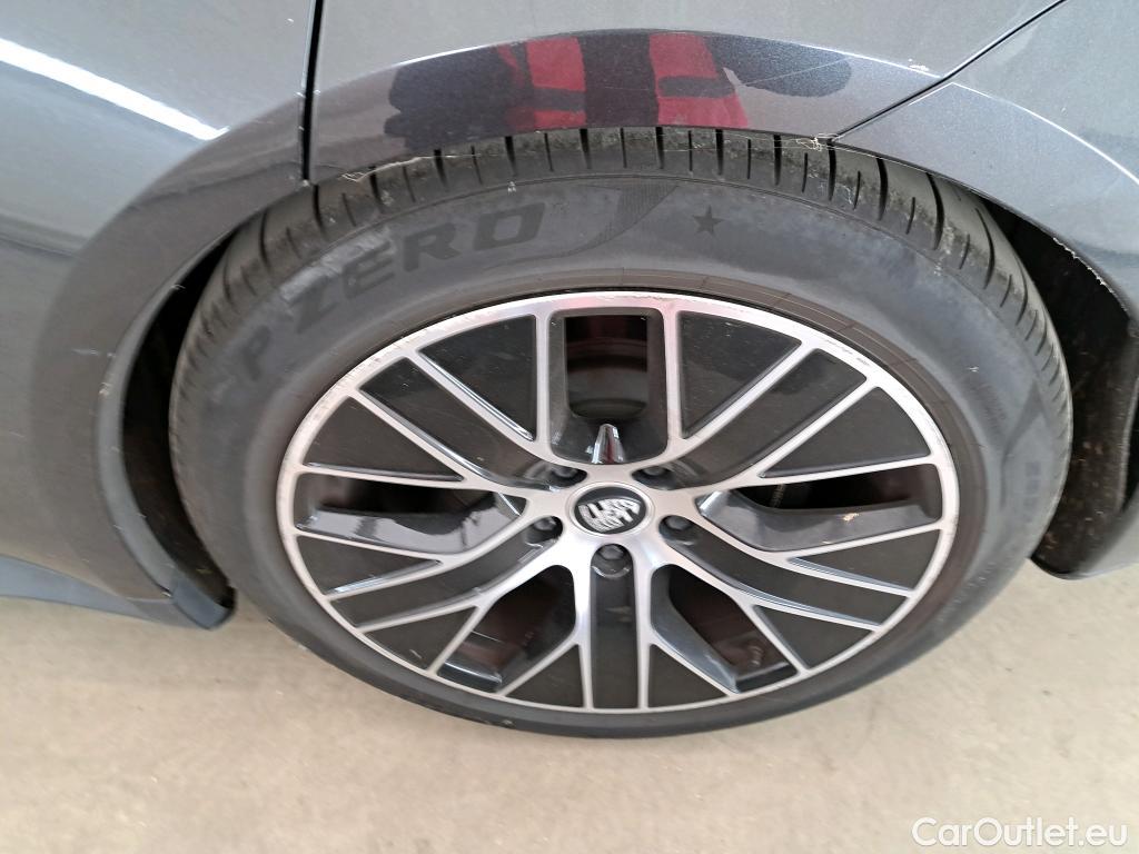  Porsche  Taycan  93kWh BVA #52