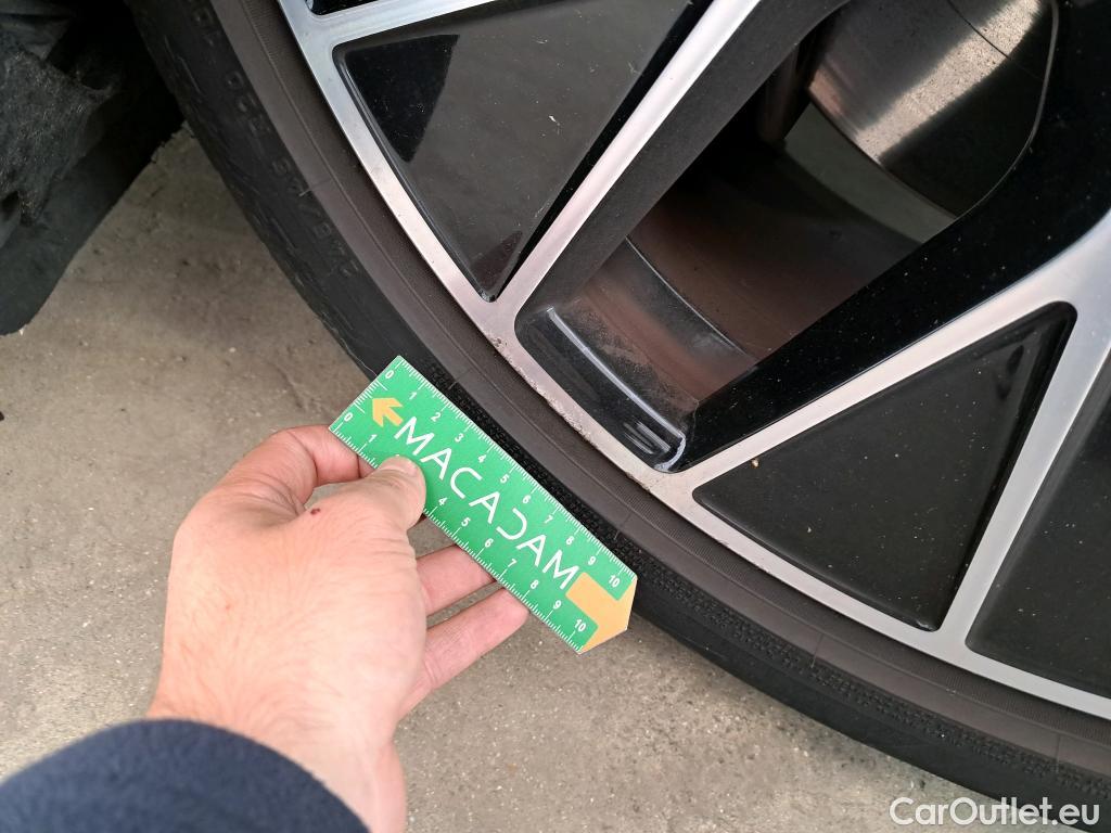  Porsche  Taycan  93kWh BVA #50