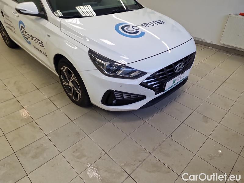  Hyundai  i30   cw (PD)(2017->)  Kom.1.5 T-GDI Family AT #3