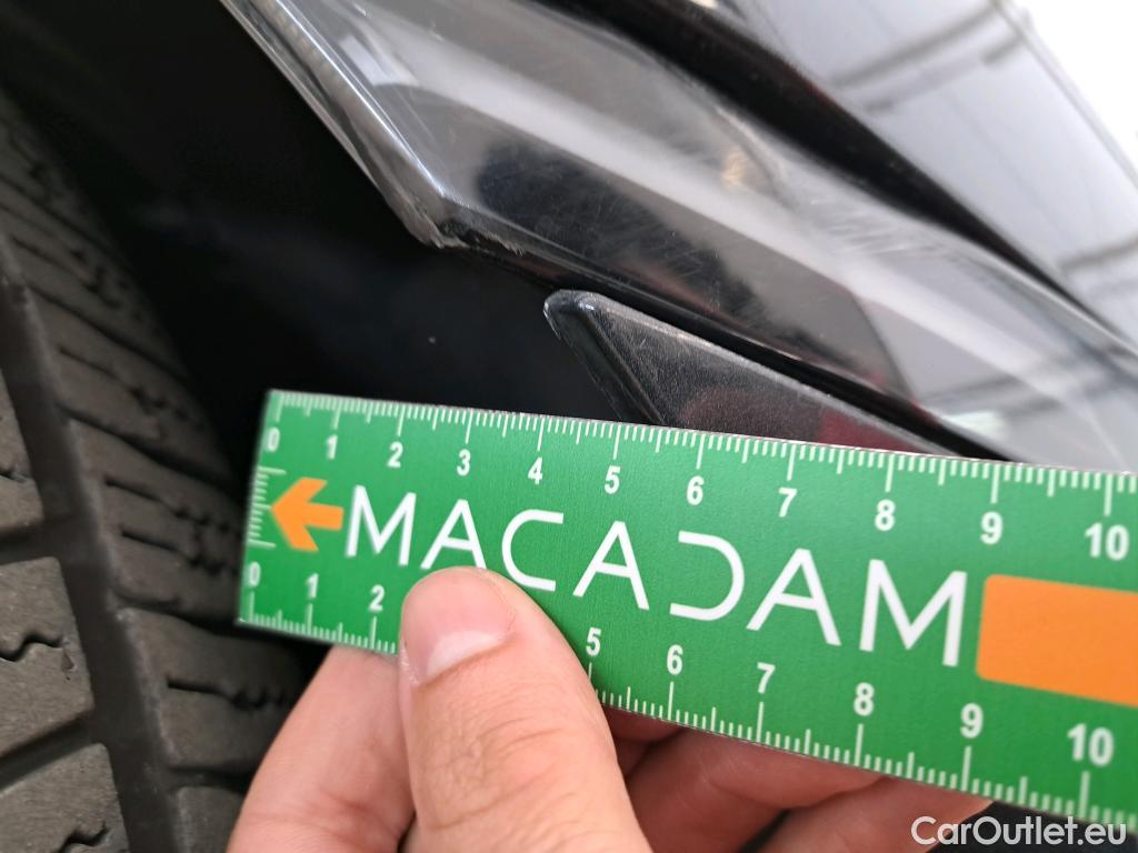  Porsche  Taycan  93kWh BVA #89