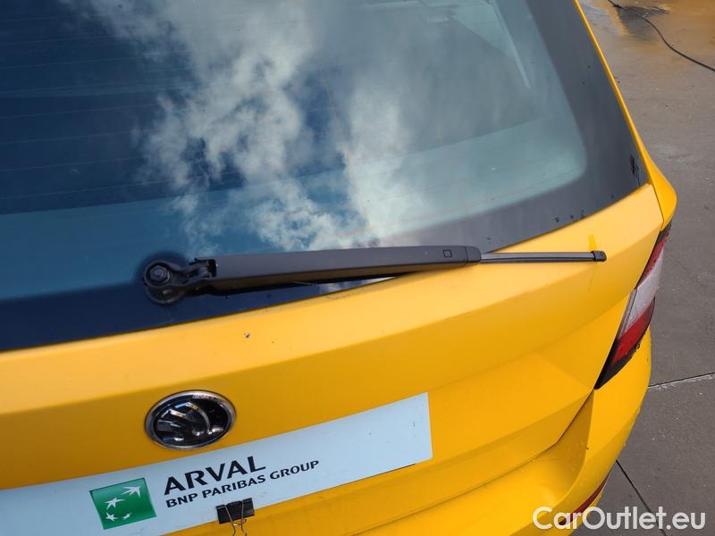  Skoda  Fabia  Combi (2015) Fab.Com.1.0TSI 70 Active #8