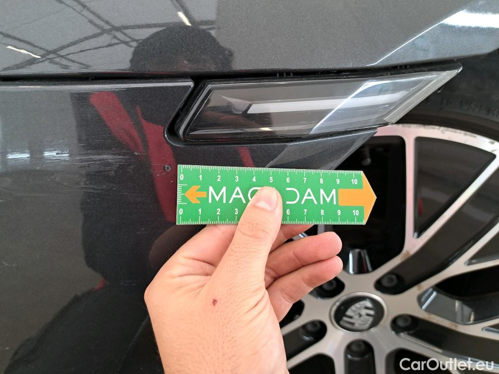  Porsche  Taycan  93kWh BVA #85