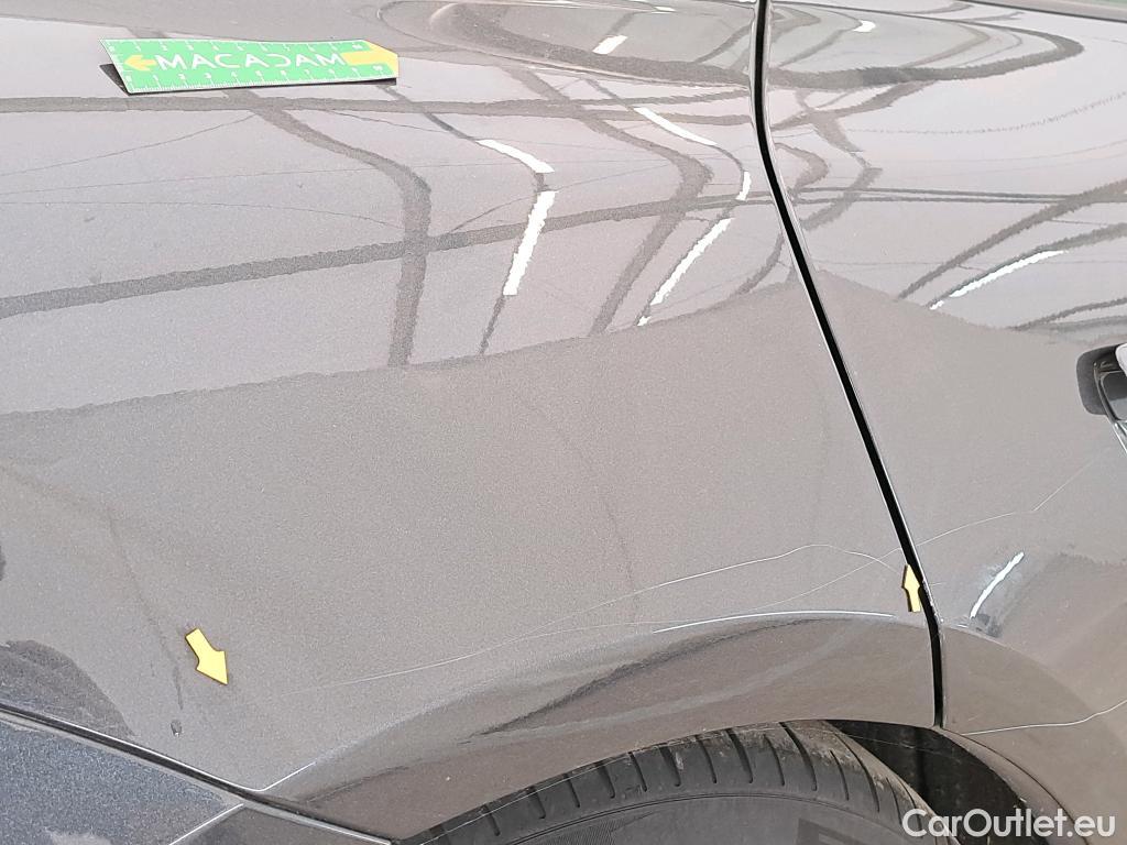  Porsche  Taycan  93kWh BVA #25