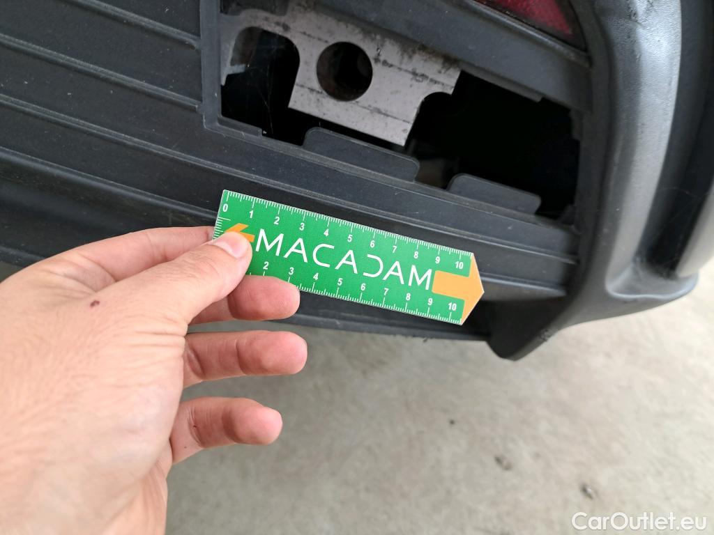  Porsche  Taycan  93kWh BVA #84