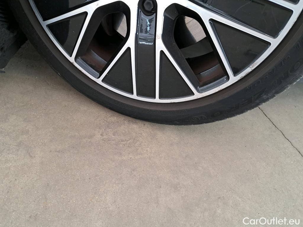  Porsche  Taycan  93kWh BVA #67