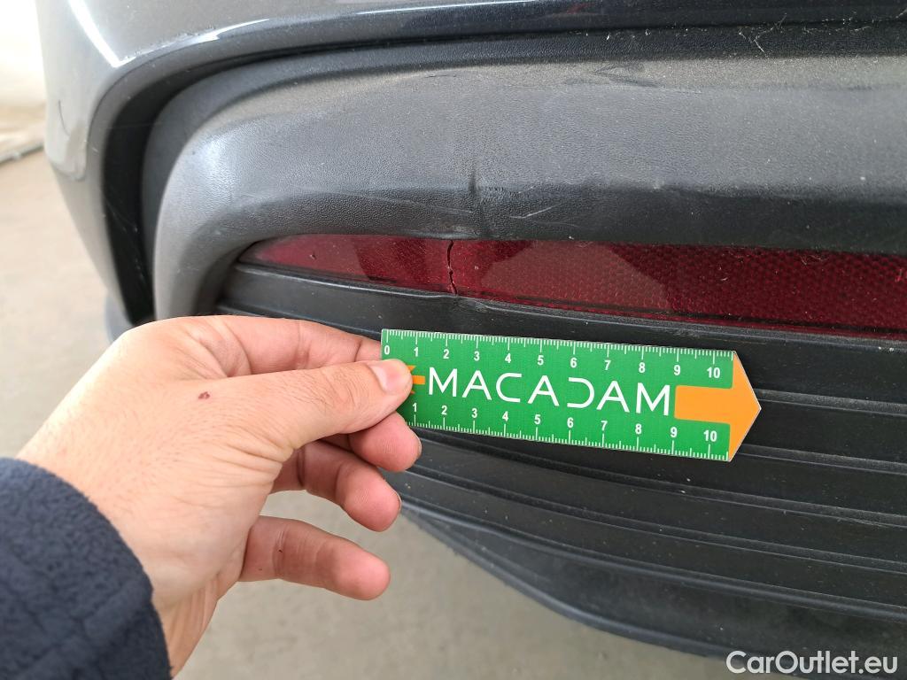  Porsche  Taycan  93kWh BVA #46