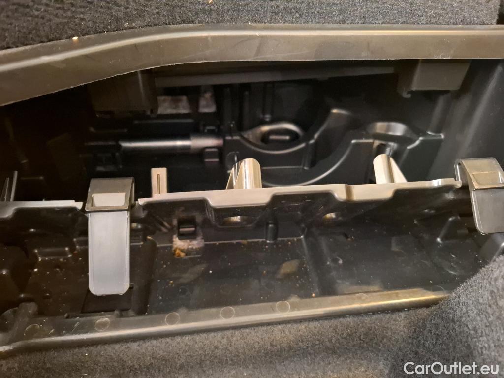  Mercedes  G-Klasee MERCEDES-BENZ GLC Coupe / 2019 / 5P / Coupé 2.0 GLC 300 E BUSINESS LINE 4MATIC #24