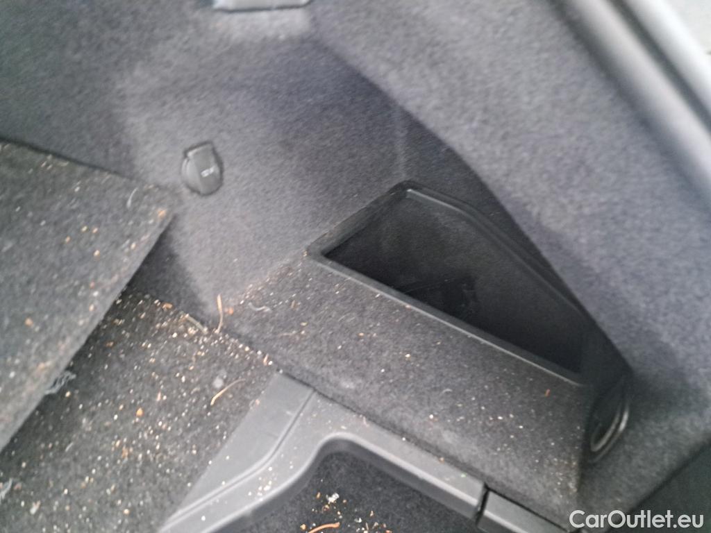  Porsche  Taycan  93kWh BVA #72