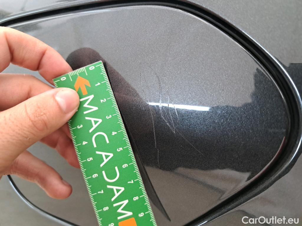  Porsche  Taycan  93kWh BVA #81