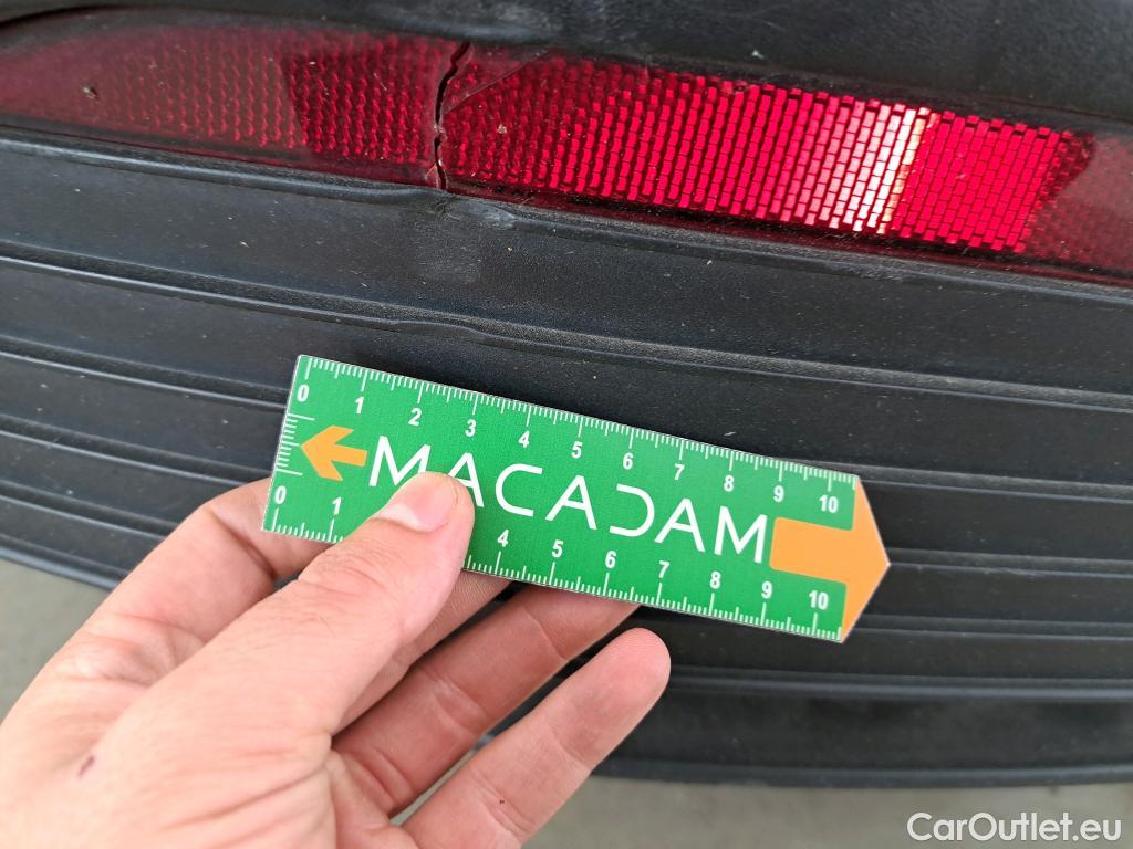  Porsche  Taycan  93kWh BVA #18